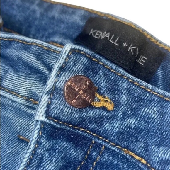 Kendall + Kylie Icon High Rise Straight 13/31 Raw Hem Distressed Ripped Cropped - Picture 3 of 9